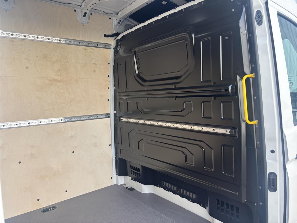 Volkswagen Crafter Skříň 2,0 l 103 kw