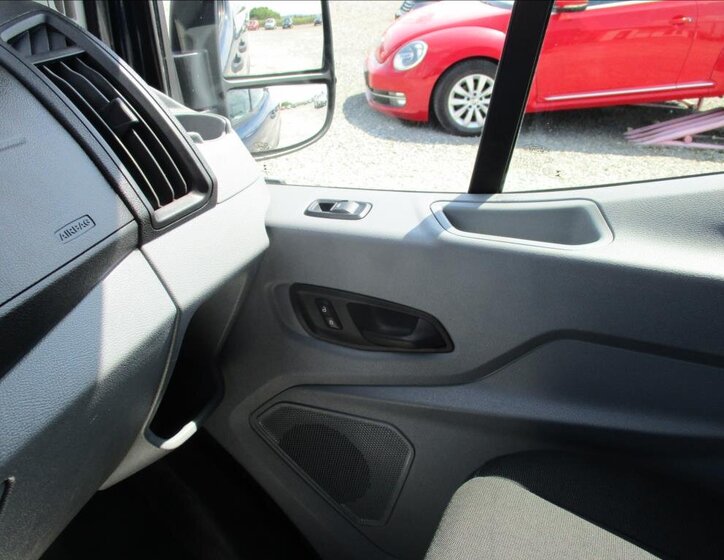 Ford Transit Skříň 2,0 l 96 kw