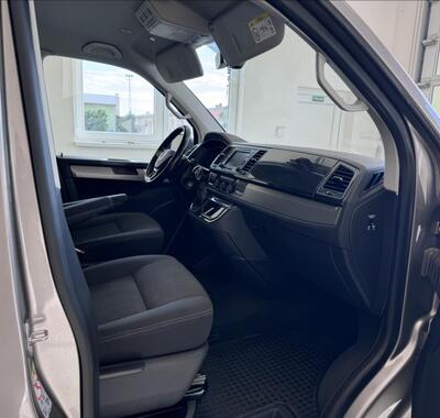 Volkswagen Multivan 8