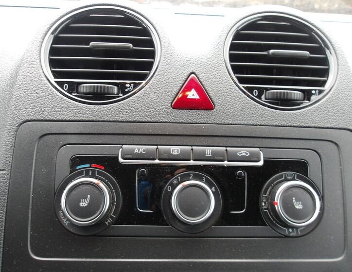 Volkswagen Caddy Skříň 1,6 l 75 kw