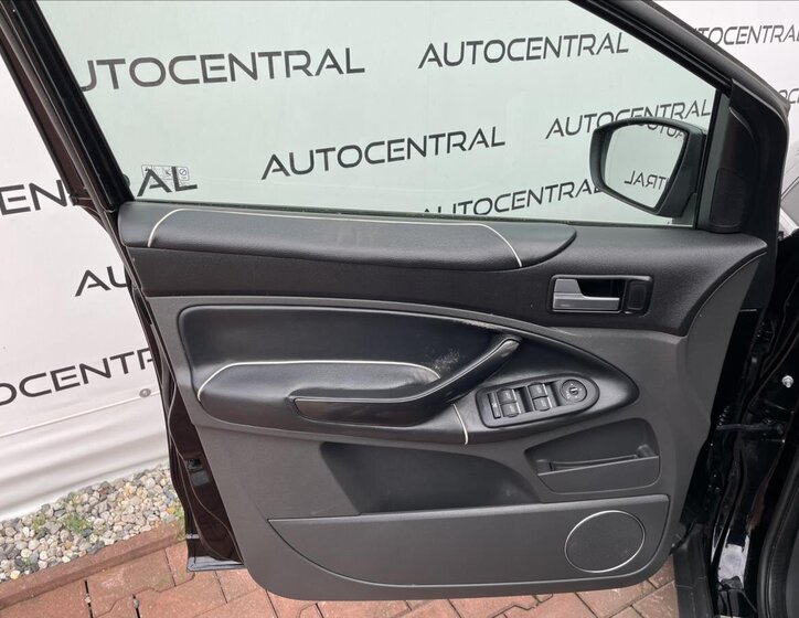 Ford Kuga SUV 2,5 l 147 kw