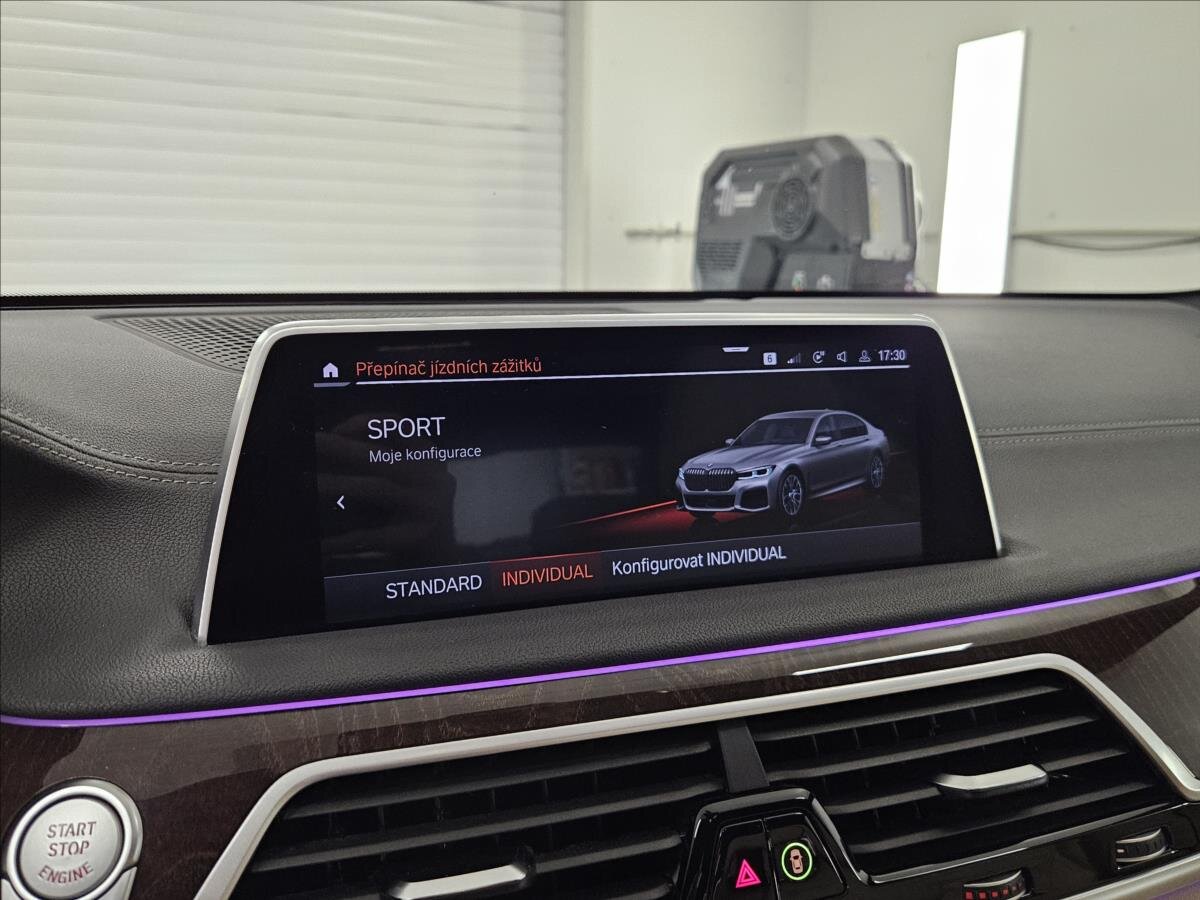 BMW Řada 7 Sedan 3,0 l 195 kw