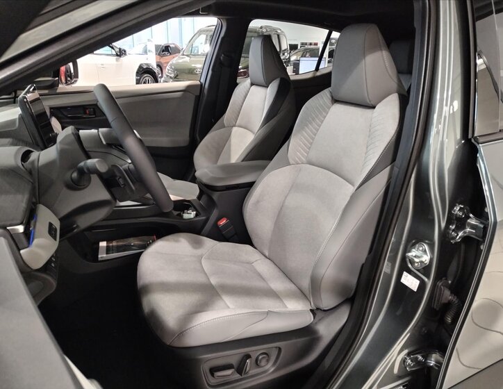 Toyota C-HR CUV / Crossover 0,0 252 kw