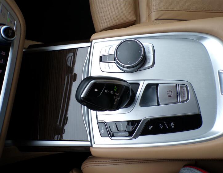BMW Řada 7 16