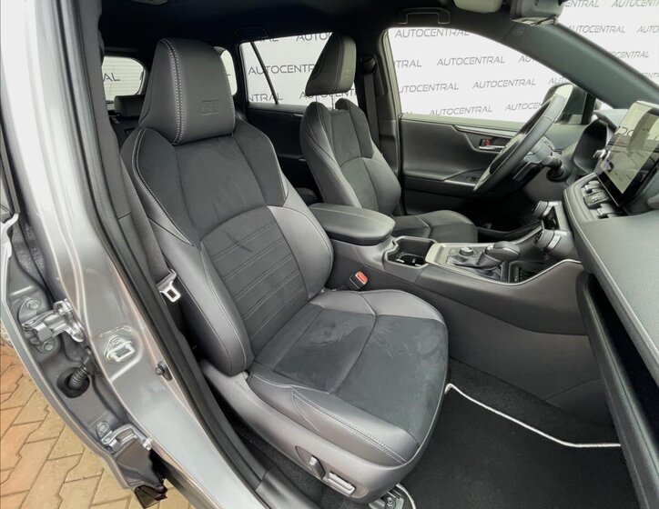 Toyota RAV4 SUV 2,5 l 219 kw