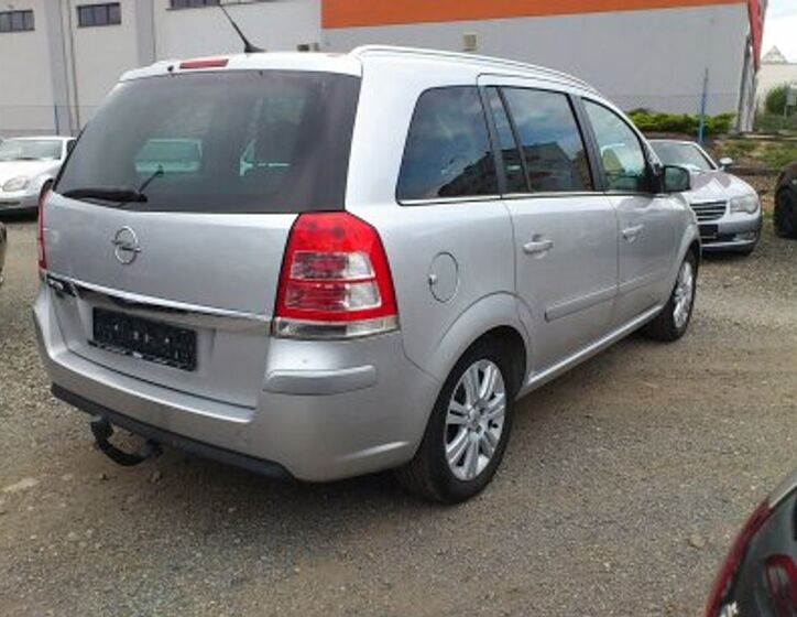 Opel Zafira 5