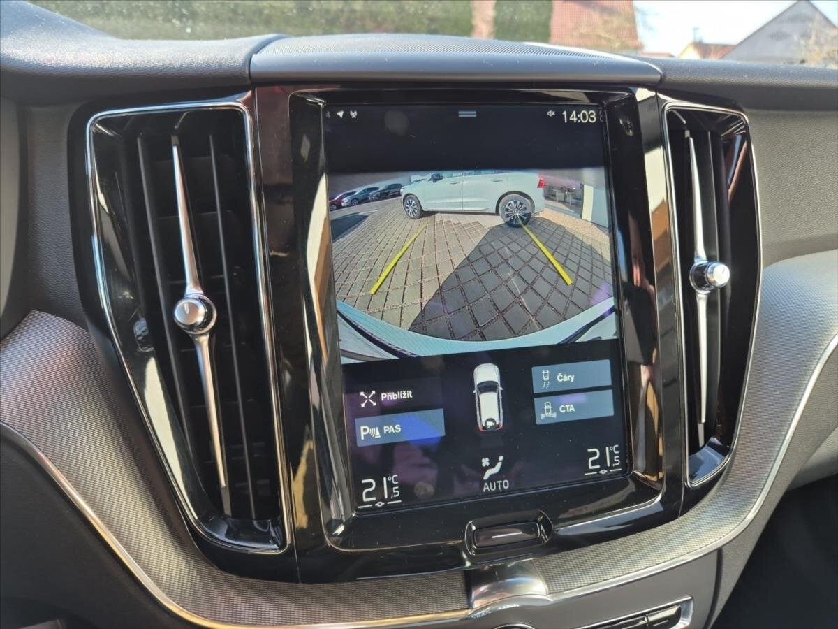 Volvo XC60 SUV / Terénní 2,0 l 140 kw