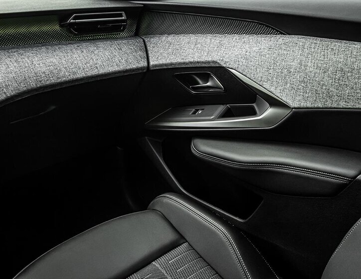 Peugeot 5008 SUV / Terénní 1,2 l 107 kw