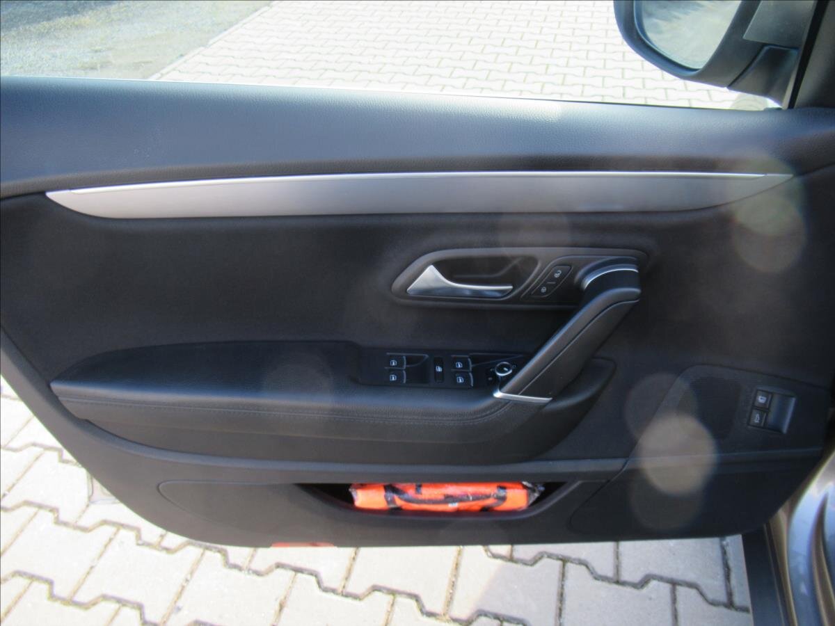 Volkswagen CC Sedan / Limuzína 2,0 l 103 kw