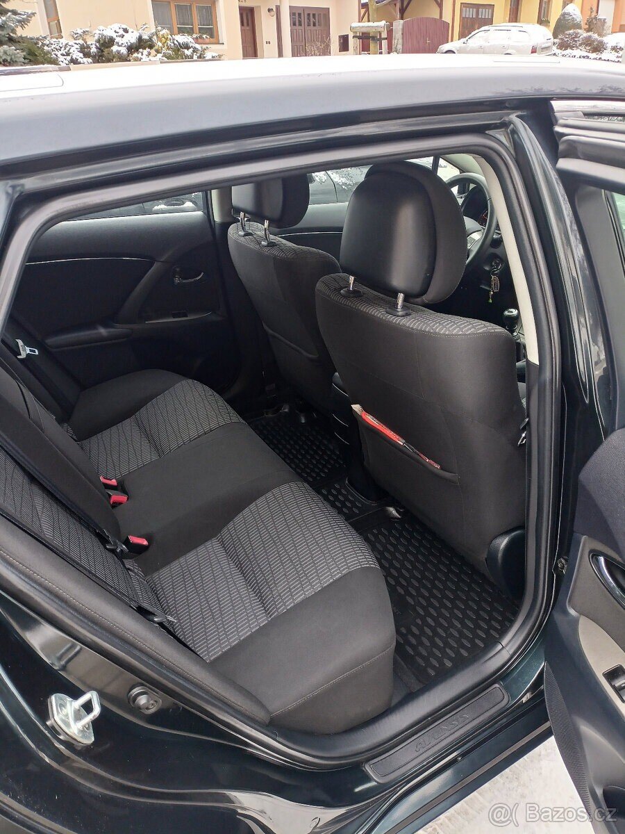Toyota Avensis Kombi 0,0 93 kw