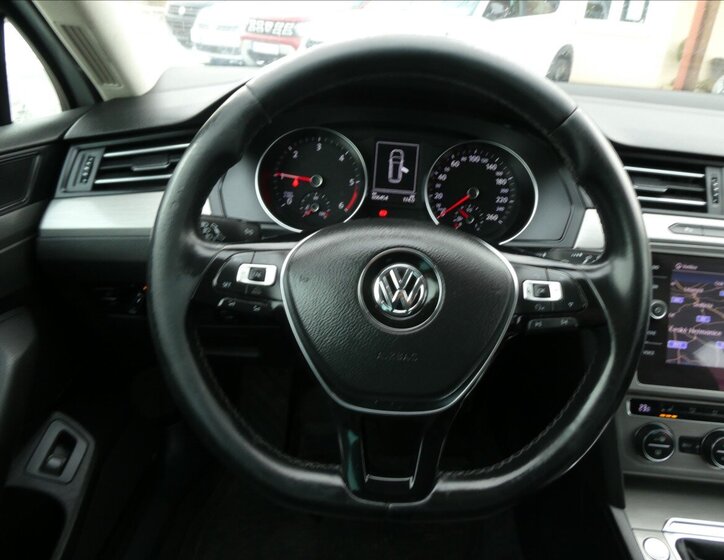 Volkswagen Passat Kombi 2,0 l 110 kw