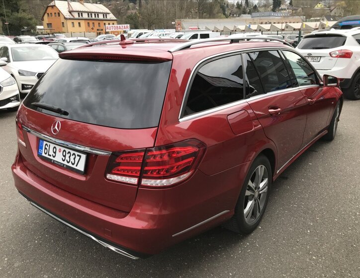 Mercedes-Benz Třídy E Kombi 2,1 l 100 kw