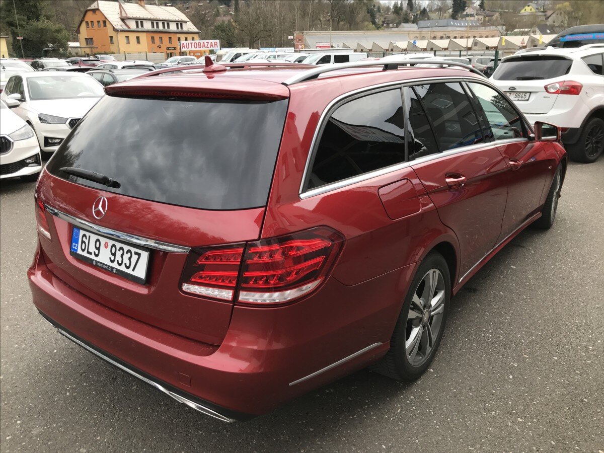 Mercedes-Benz Třídy E Kombi 2,1 l 100 kw