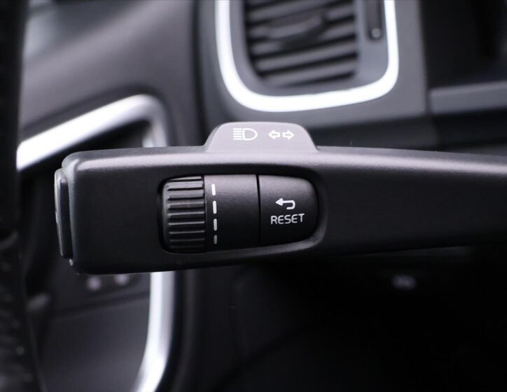 Volvo V60 Kombi 2,0 l 110 kw
