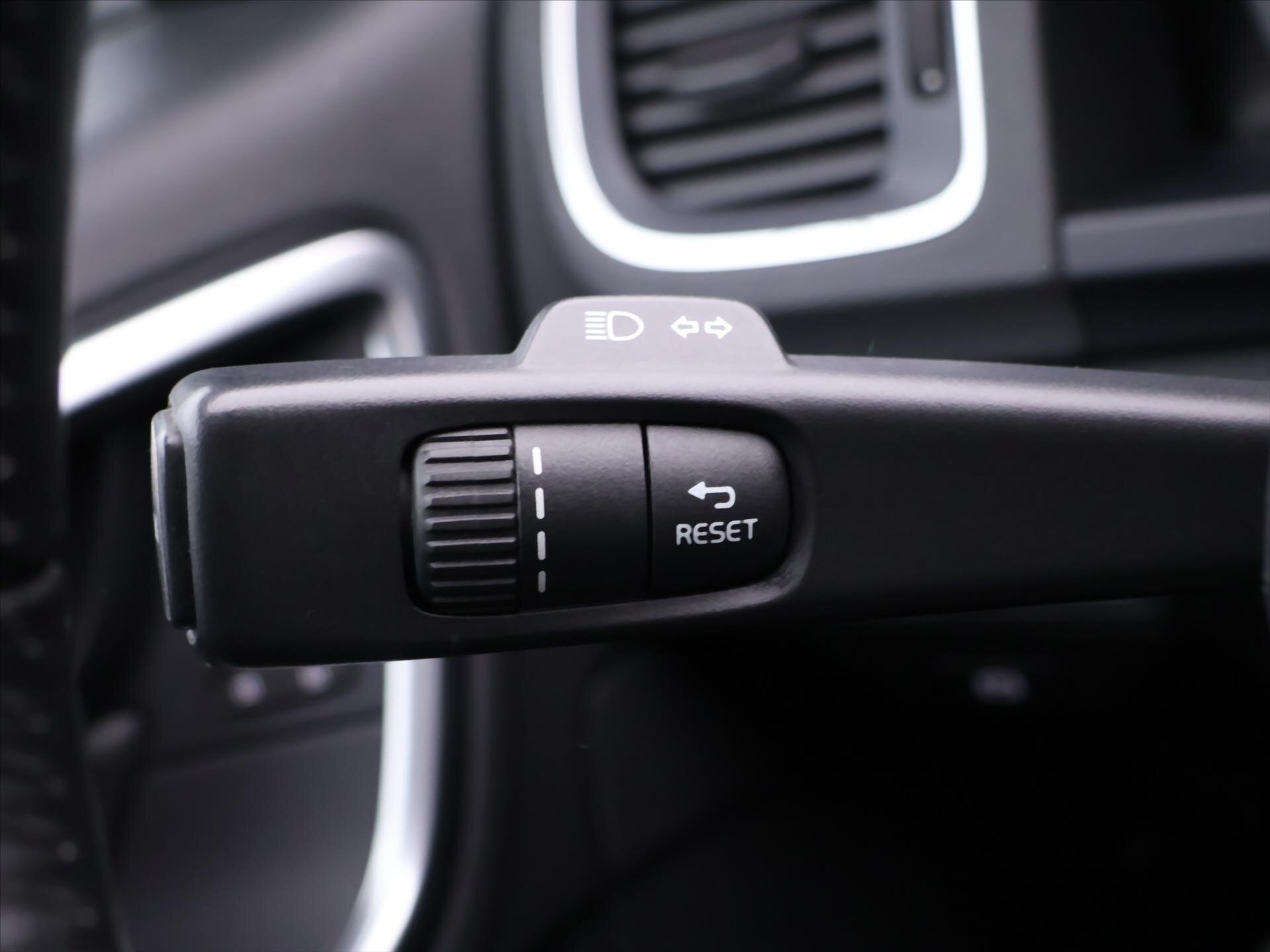 Volvo V60 Kombi 2,0 l 110 kw