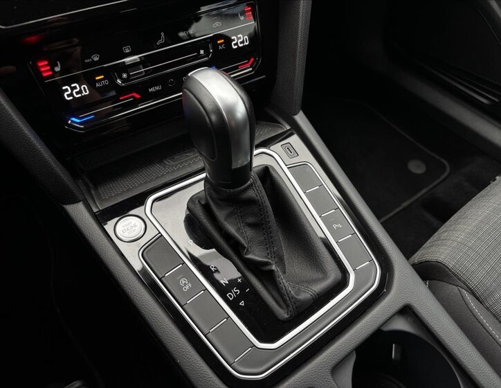 Volkswagen Passat Kombi 1,5 l 110 kw