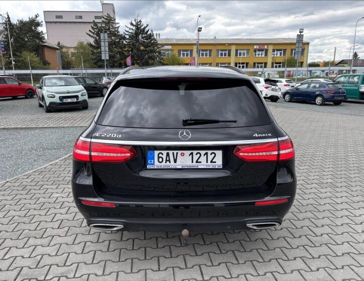 Mercedes-Benz Třídy E Kombi 2,0 l 143 kw