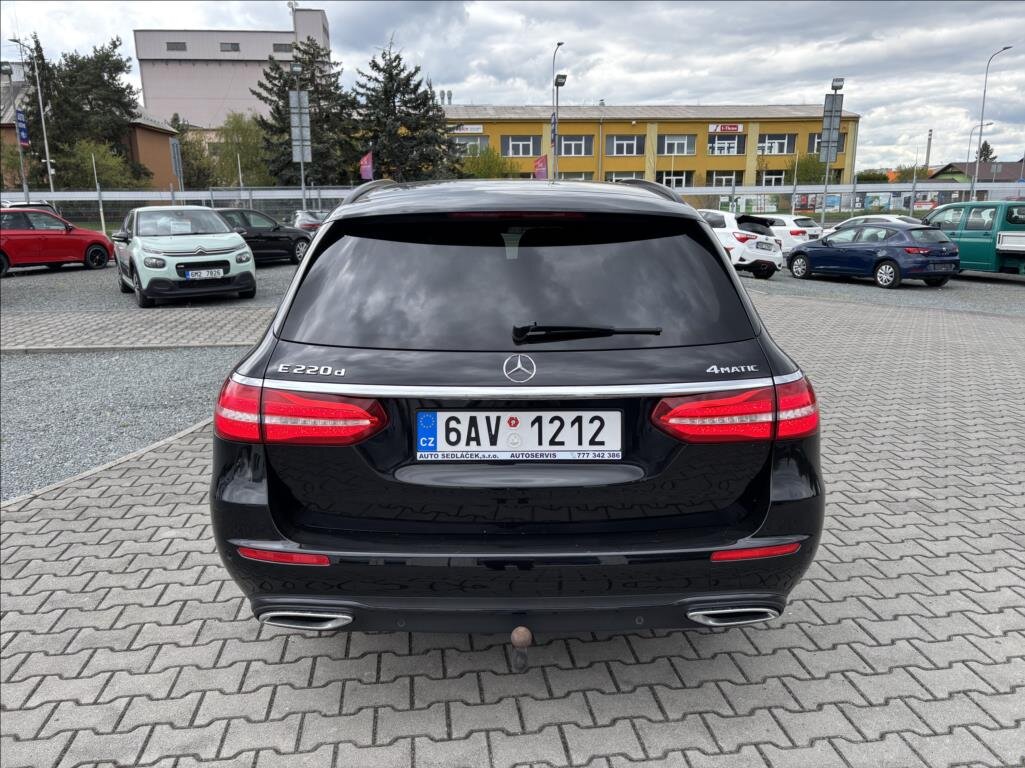 Mercedes-Benz Třídy E Kombi 2,0 l 143 kw