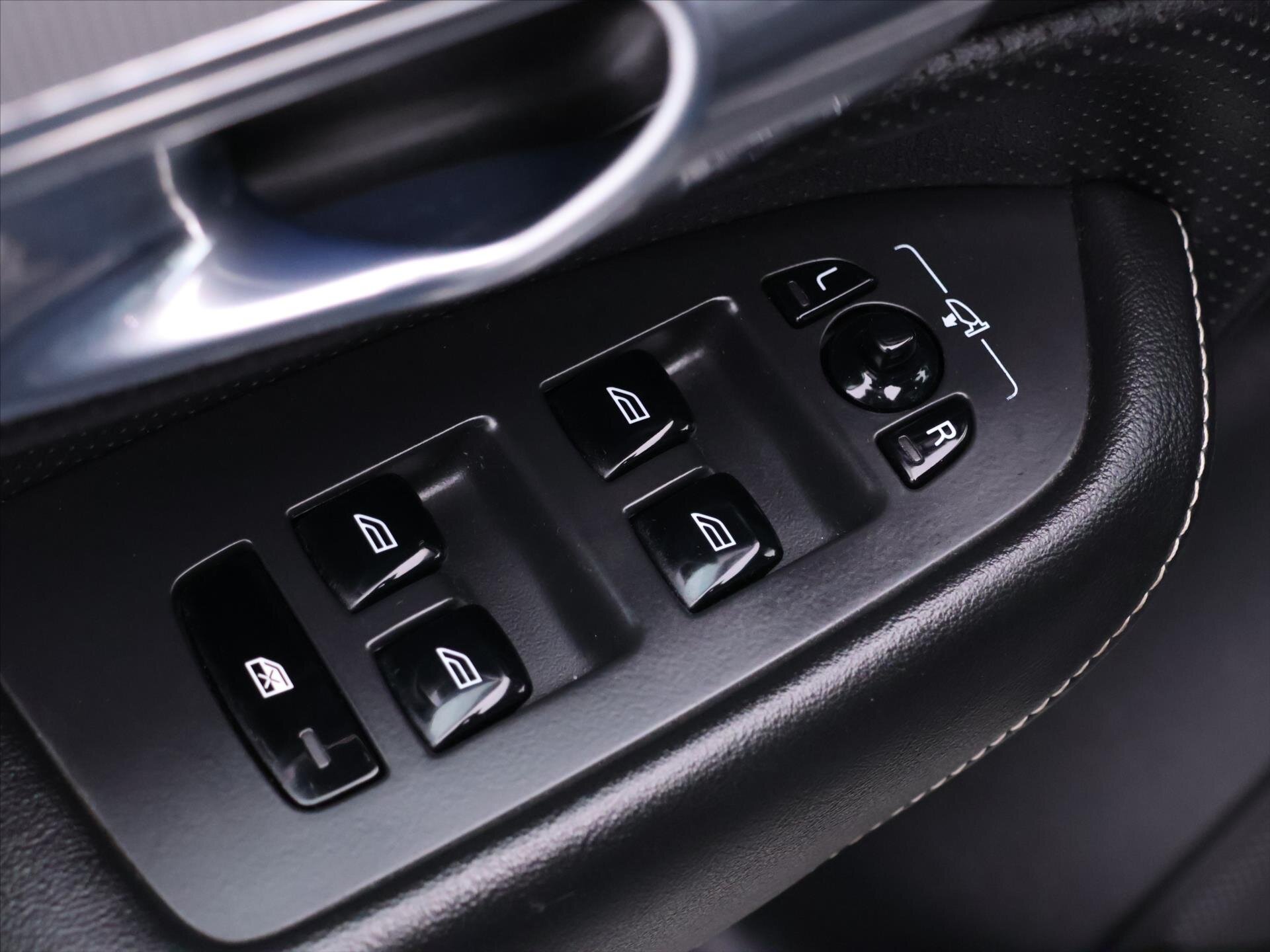 Volvo XC90 SUV 2,0 l 173 kw