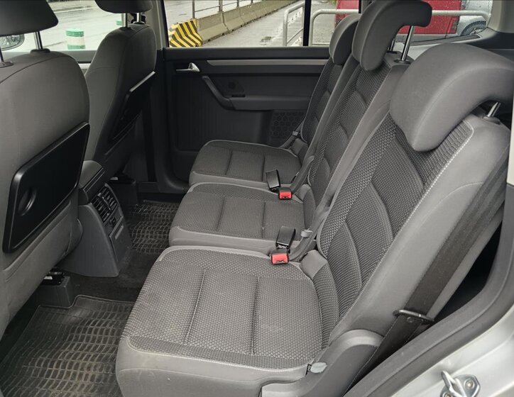 Volkswagen Touran Kombi 1,5 l 77 kw