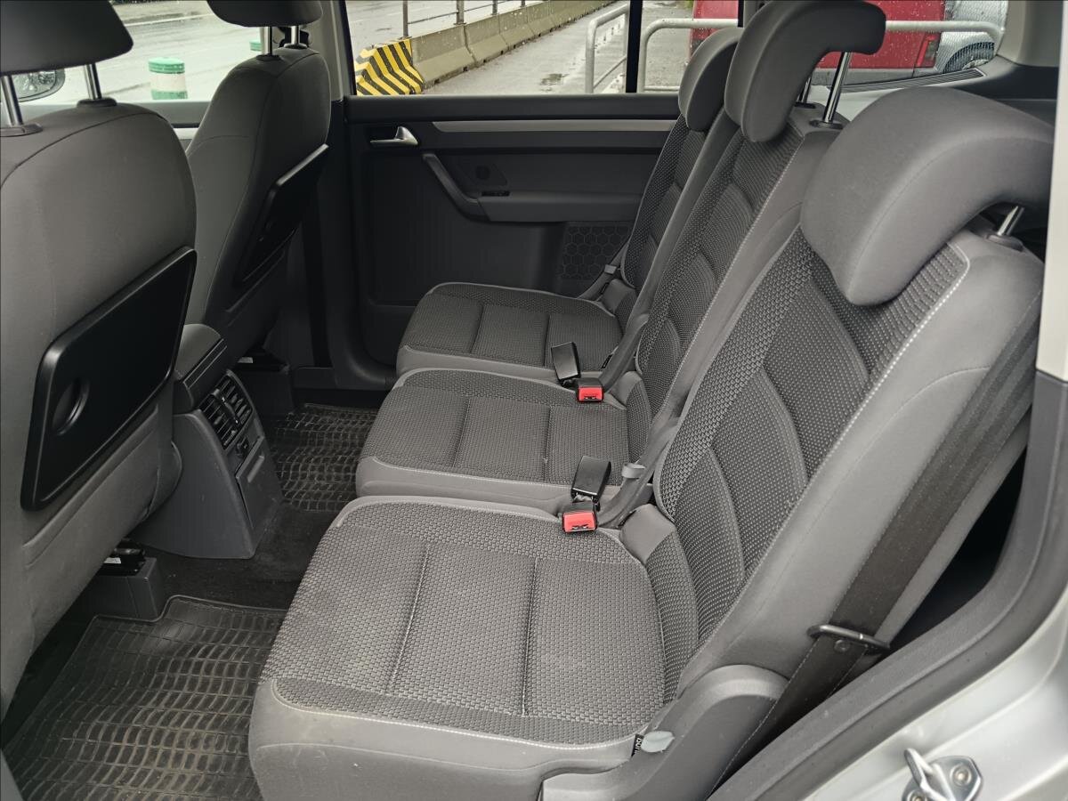 Volkswagen Touran Kombi 1,5 l 77 kw