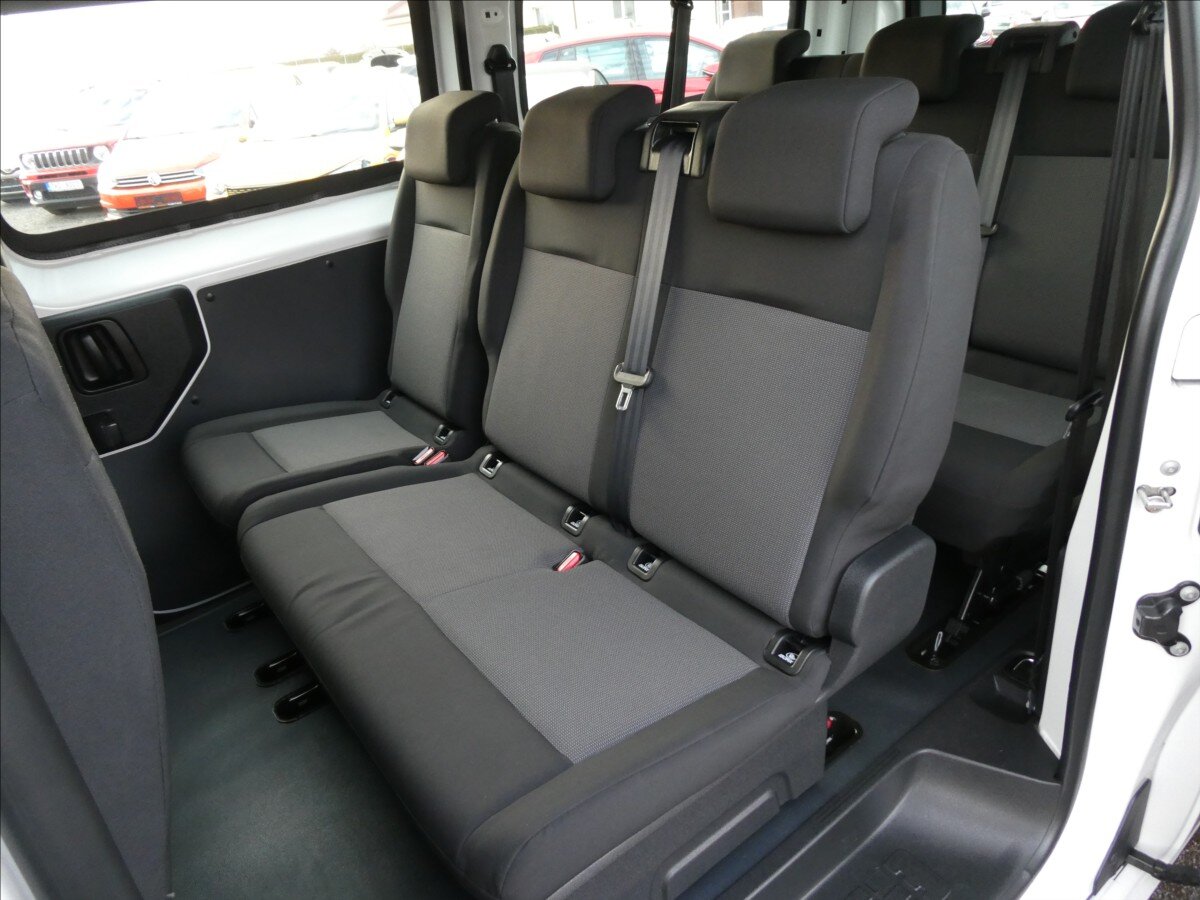 Peugeot Expert Kombi 1,5 l 88 kw