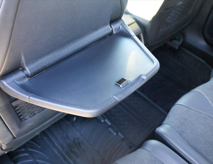 Peugeot 5008 SUV 1,6 l 133 kw