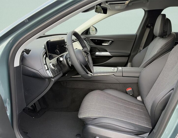 Mercedes-Benz Třídy E Sedan / Limuzína 2,0 l 145 kw