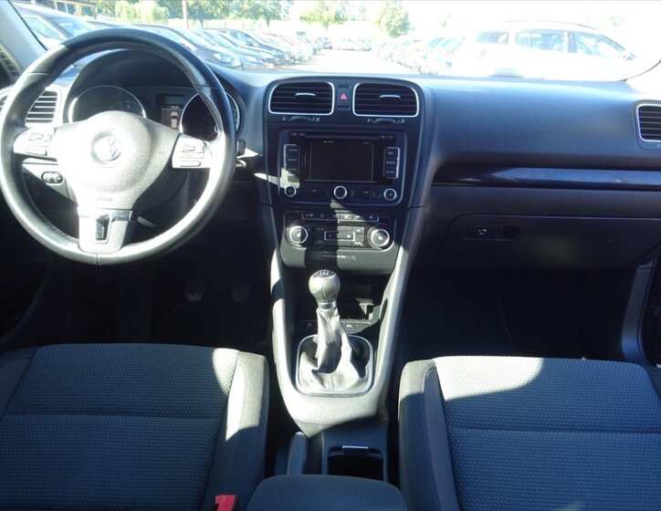 Volkswagen Golf Kombi 2,0 l 103 kw