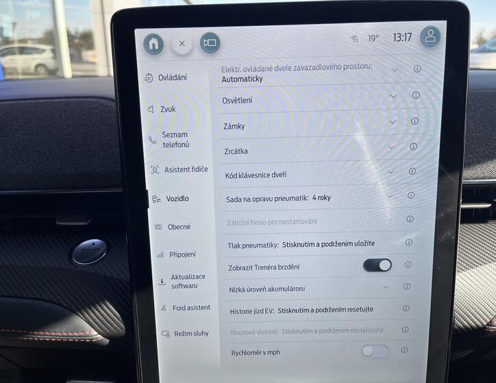 Ford Mustang Mach-E 26