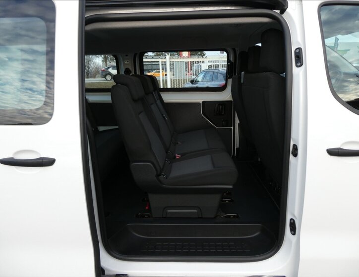 Peugeot Expert Kombi 1,5 l 88 kw