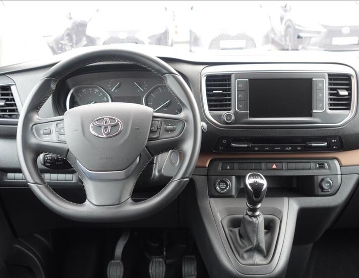 Toyota ProAce Verso 8