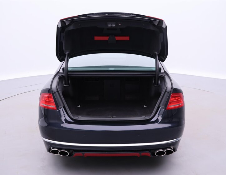 Audi A8 Sedan / Limuzína 4,2 l 273 kw