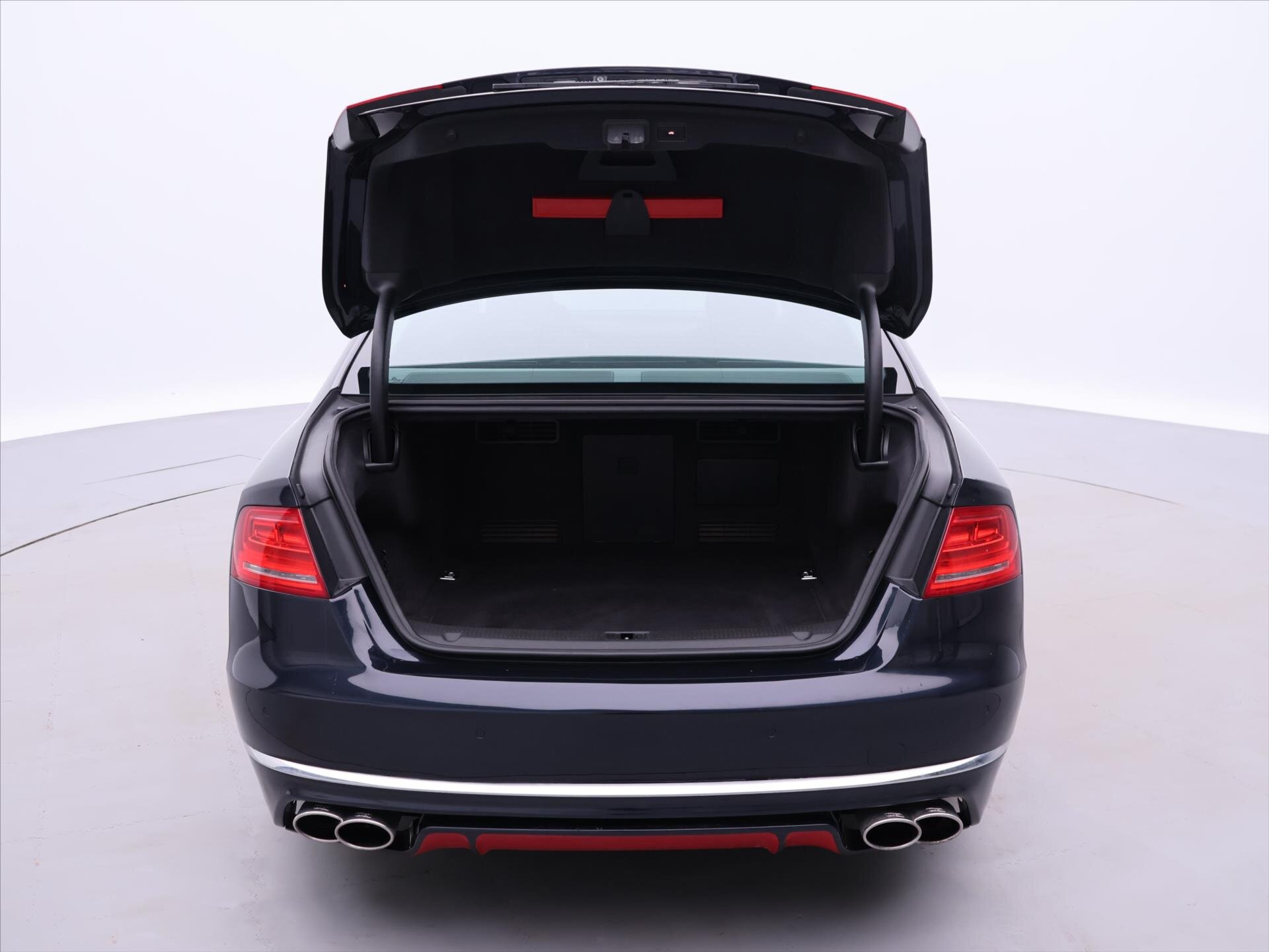 Audi A8 Sedan / Limuzína 4,2 l 273 kw