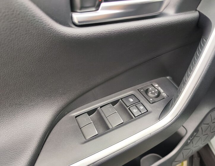 Toyota RAV4 Kombi 2,5 l 131 kw