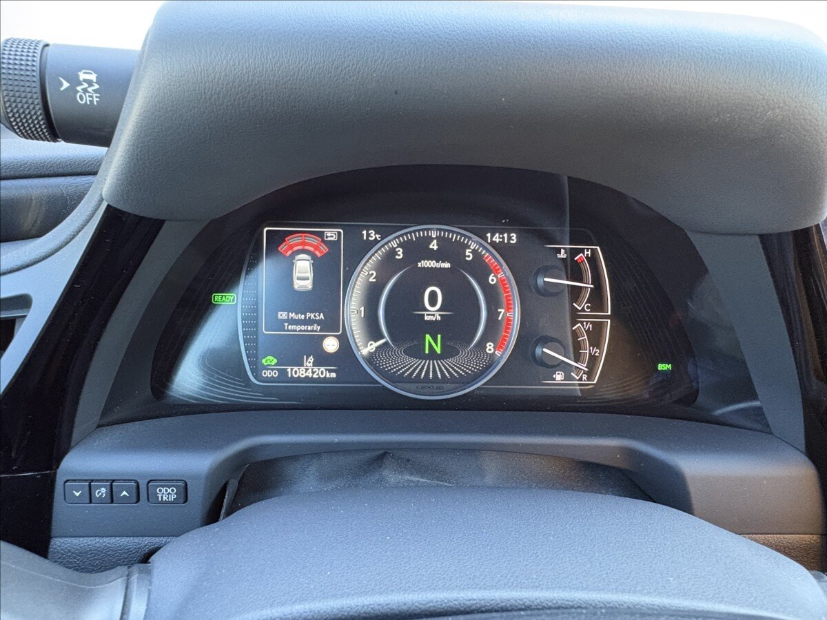 Lexus ES 300h Sedan / Limuzína 2,5 l 131 kw