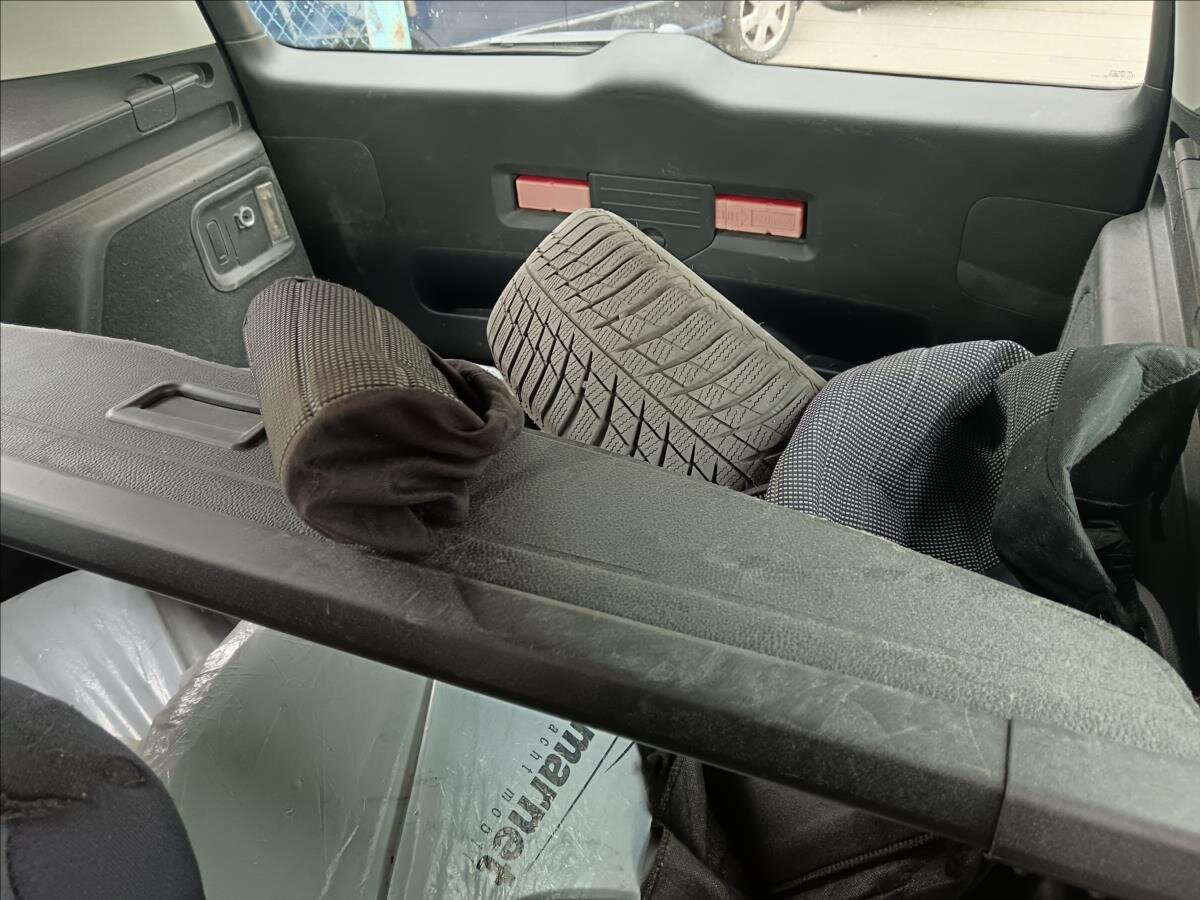 Volkswagen Sharan Kombi 2,0 l 103 kw