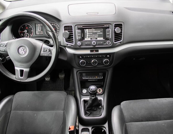 Volkswagen Sharan MPV 2,0 l 103 kw