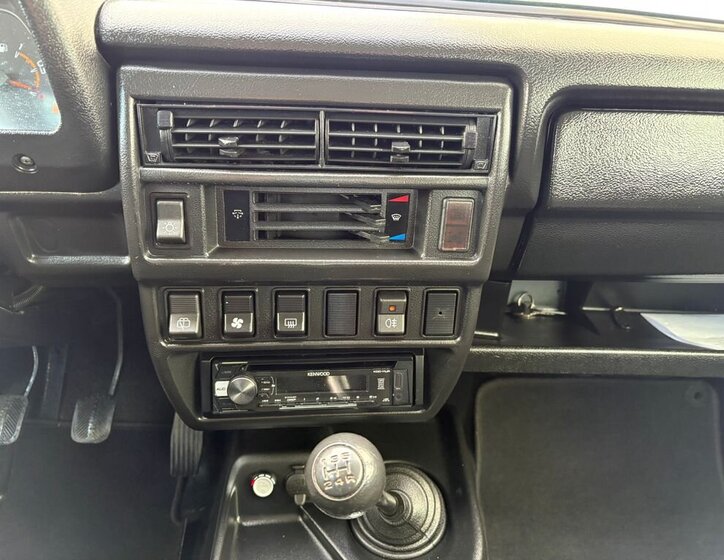 Lada Niva SUV 1,7 l 61 kw