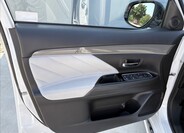 Mitsubishi Outlander 20