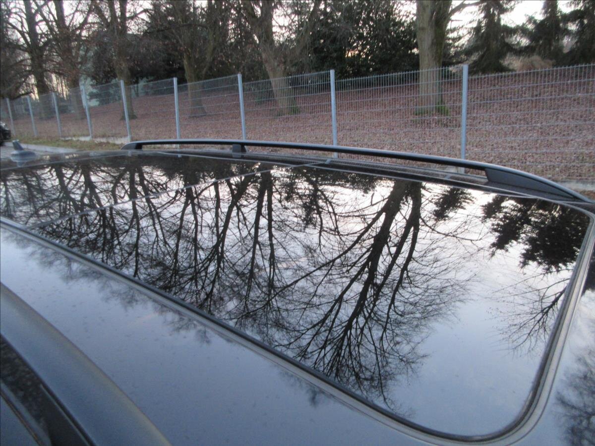 Volkswagen Touran Kombi 1,4 l 103 kw