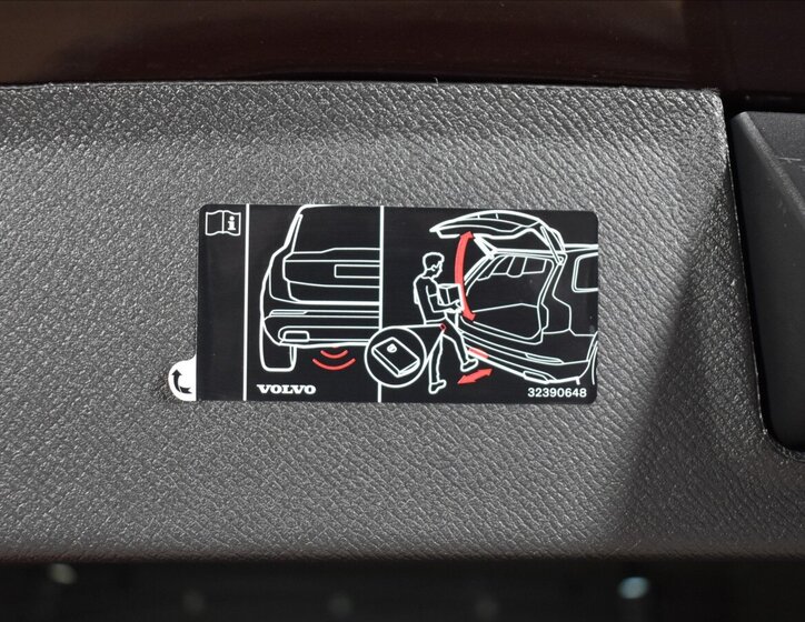 Volvo XC90 SUV / Terénní 2,0 l 335 kw