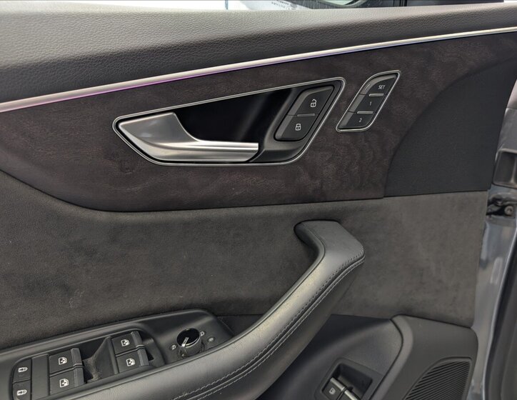 Audi Q8 Hatchback 3,0 l 250 kw