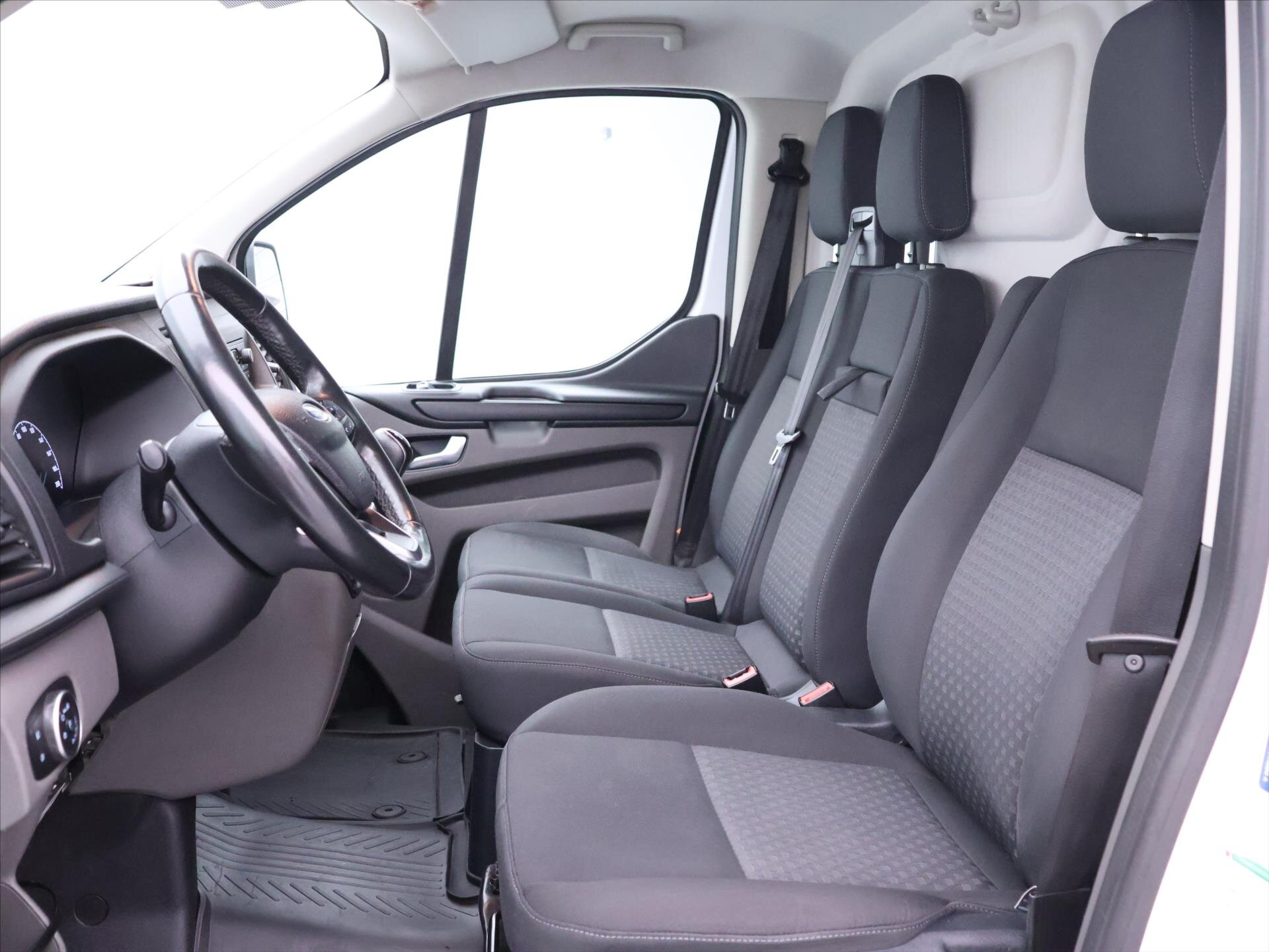 Ford Transit Custom Skříň 2,0 l 77 kw