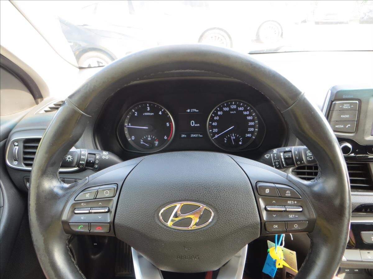 Hyundai i30 Kombi 1,6 l 85 kw