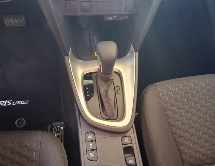 Toyota Yaris Cross SUV 1,5 l 68 kw