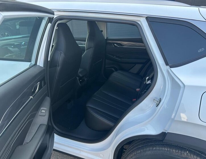 Dongfeng Ostatní SUV / Terénní 1,5 l 145 kw