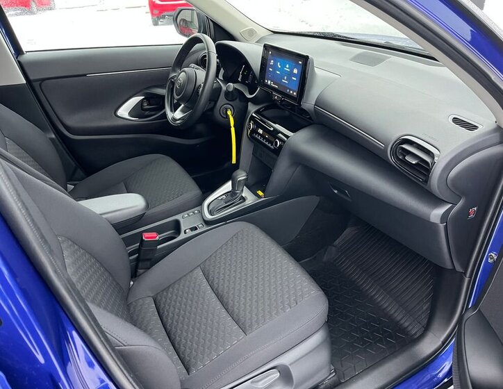 Toyota Yaris Cross 16