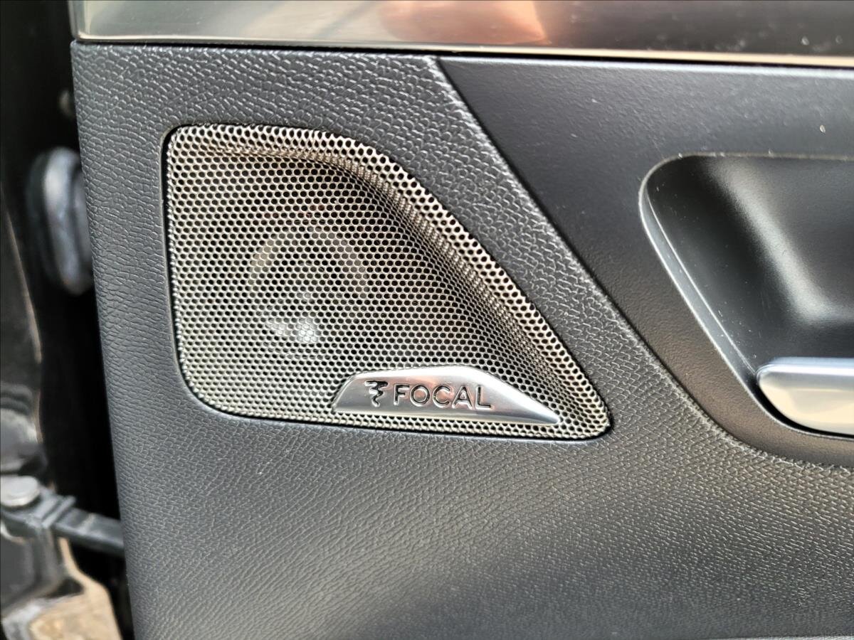 Peugeot 3008 SUV / Terénní 1,6 l 165 kw