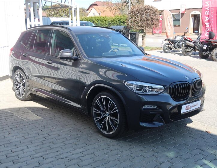 BMW X3 Kombi 3,0 l 240 kw